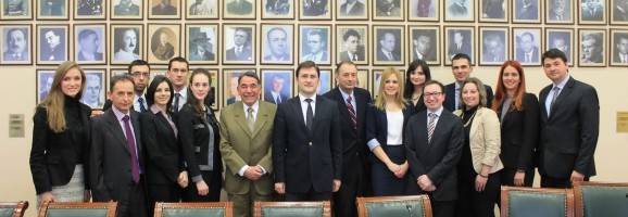 Minister Selakovic receives the winning team